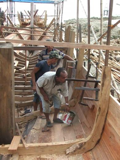 Kapal ikan dibuat di Aceh Selatan