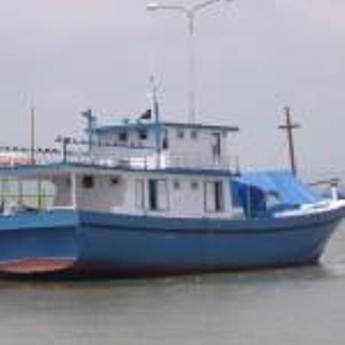 Kapal ikan di Surabaya