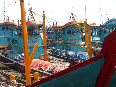 Kapal ikan di Sambas, dengan Produksi hasil tangkapan ikan laut tertinggi se-Kalimantan Barat