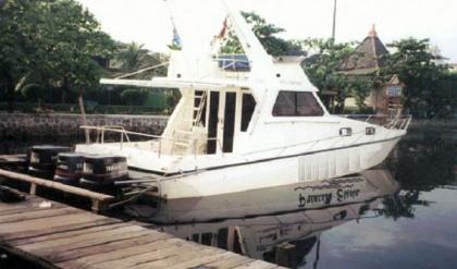 Fiber fishing boat Surabaya : P - 11.92m, L - 2.68m, T - 1.30m, engine OBM 3 x 200 HP, kapasitas orang : 30